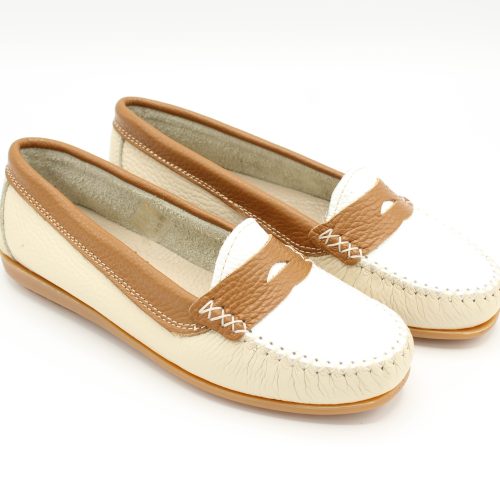 mocassino artigianale donna in morbida pelle sfoderata super flessibile bianco beige cuoio fondo gomma